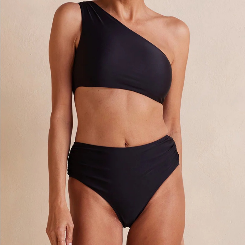 Summersalt NWT black size 4 two piece